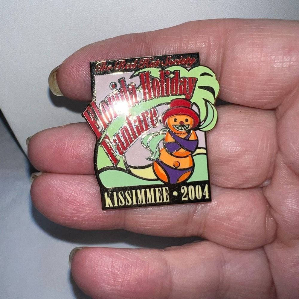The Red Hat Society Florida Holiday Fanfare Kissimmee 2004 Vintage Pin